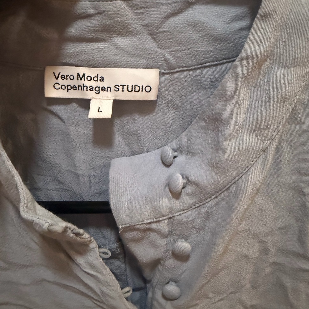 Vero Moda Light Gray Covered-Button Collar Blouse